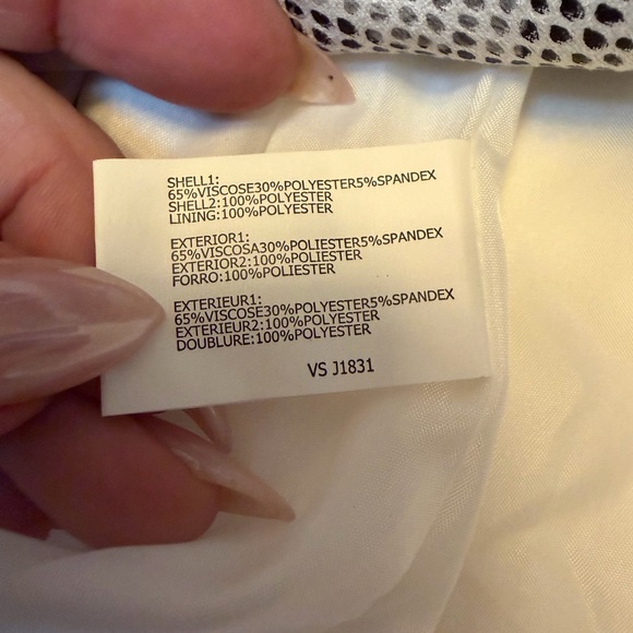 #114 Insight New York Cream Coat with Snake-Print Trim. Excellent Condition. - Picture 10 of 16